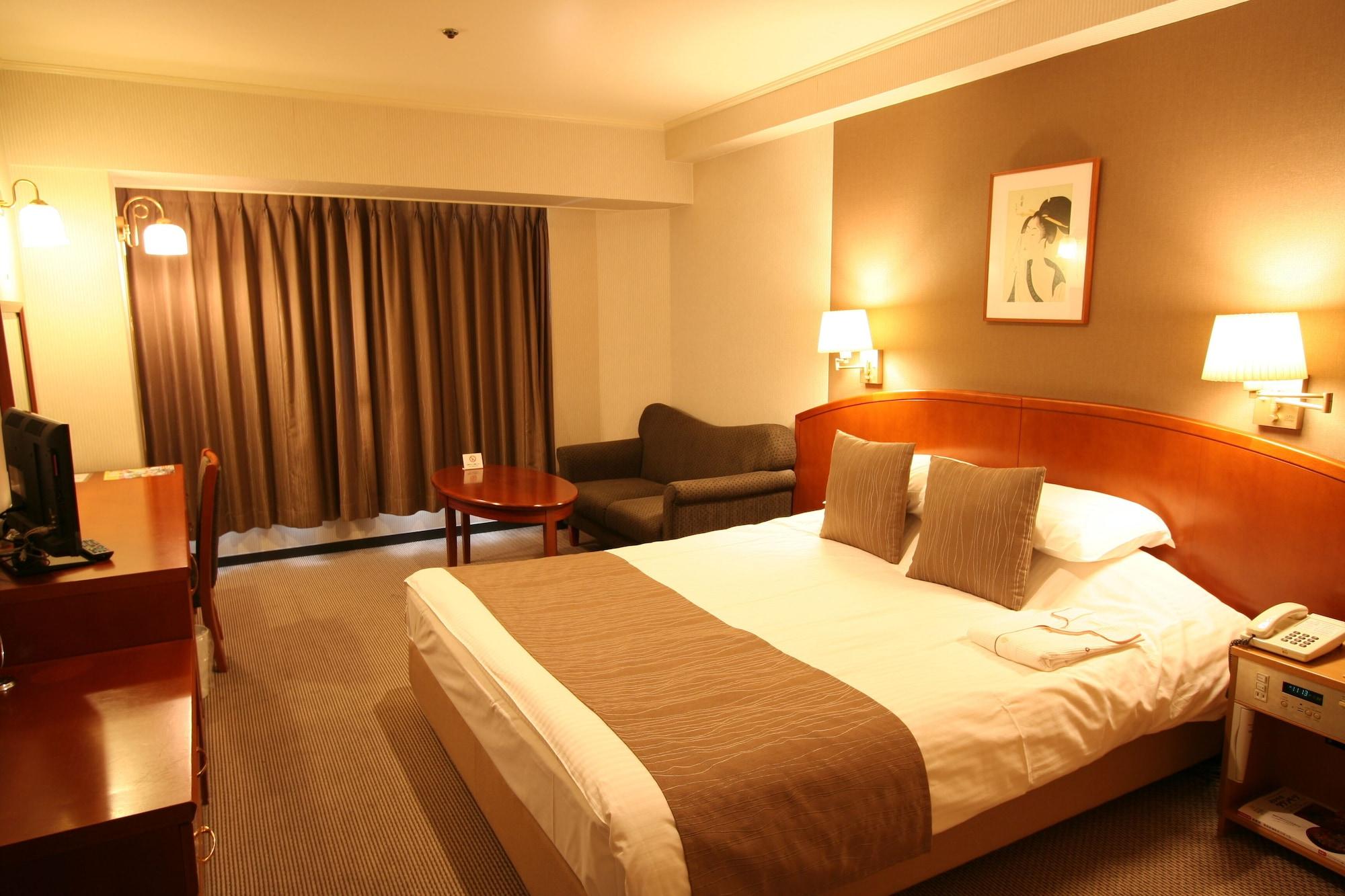 Okayama Plaza Hotel Экстерьер фото