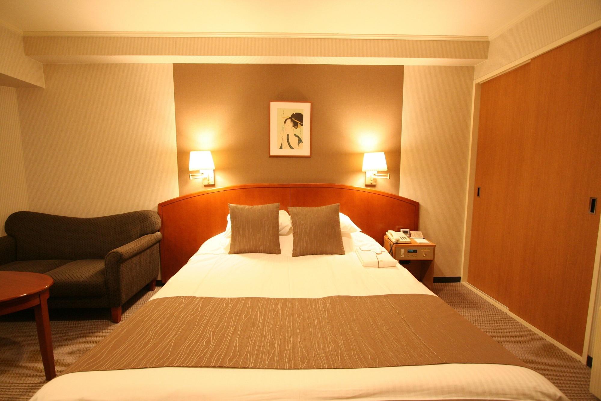 Okayama Plaza Hotel Экстерьер фото