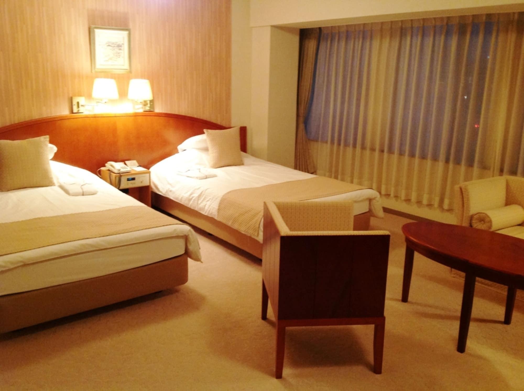 Okayama Plaza Hotel Экстерьер фото
