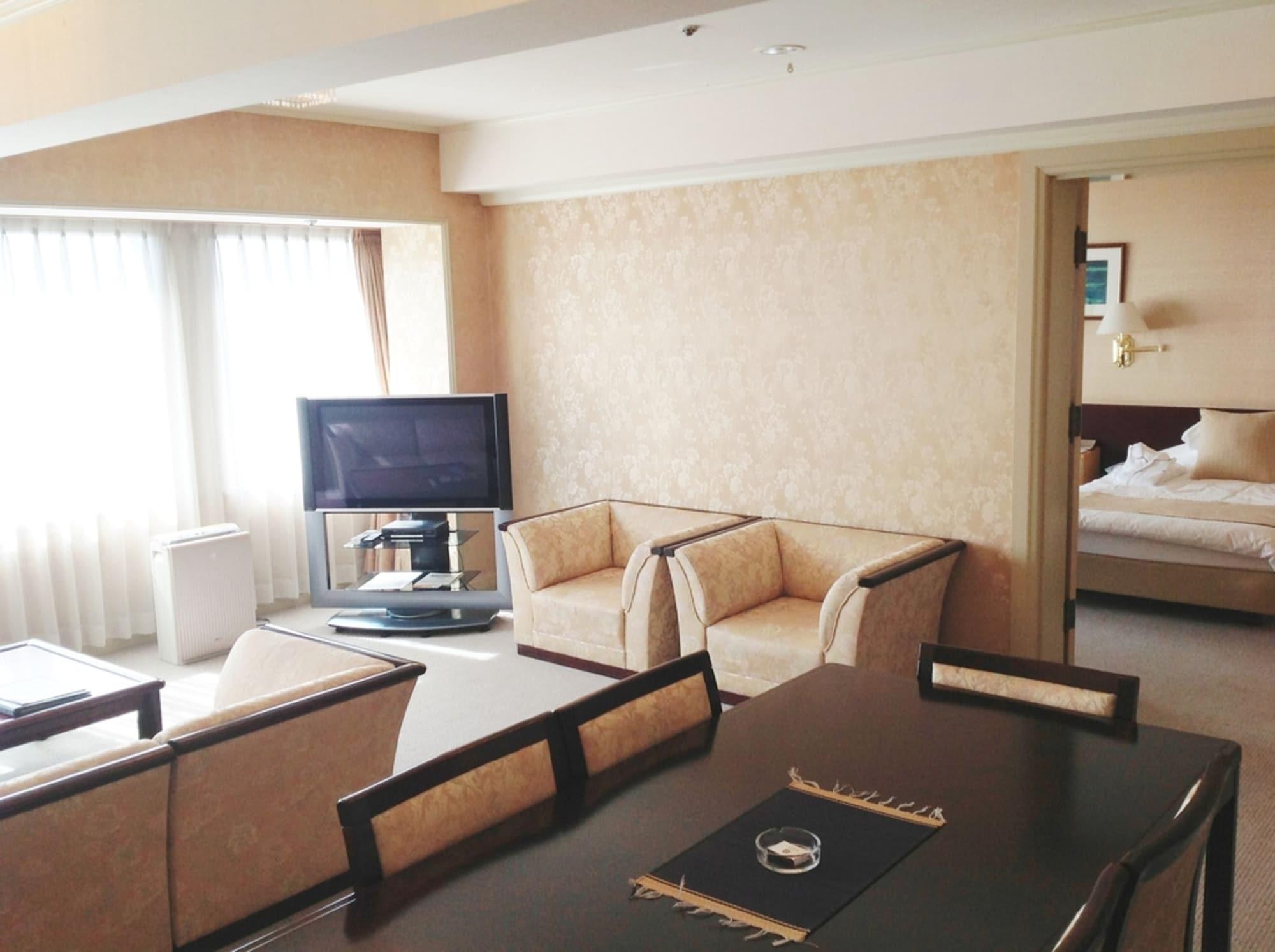 Okayama Plaza Hotel Экстерьер фото