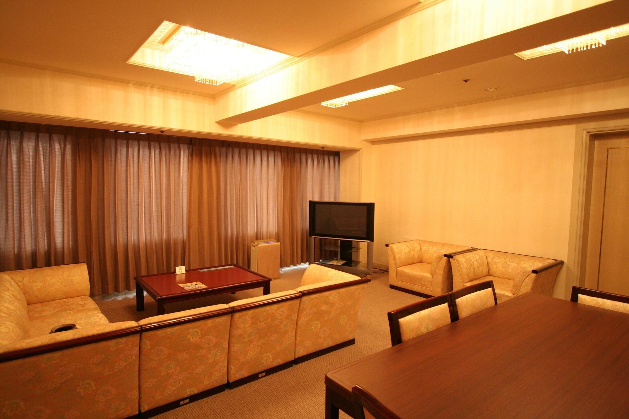 Okayama Plaza Hotel Экстерьер фото