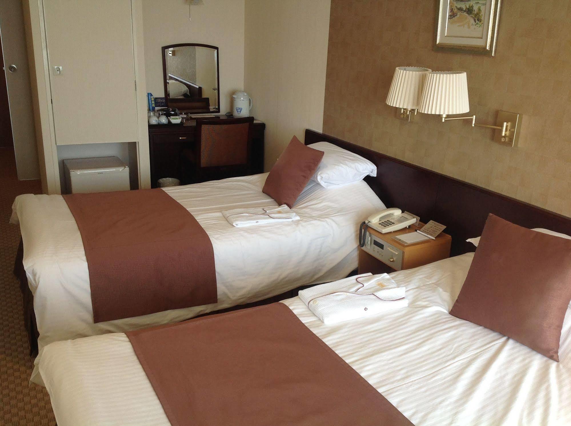Okayama Plaza Hotel Экстерьер фото